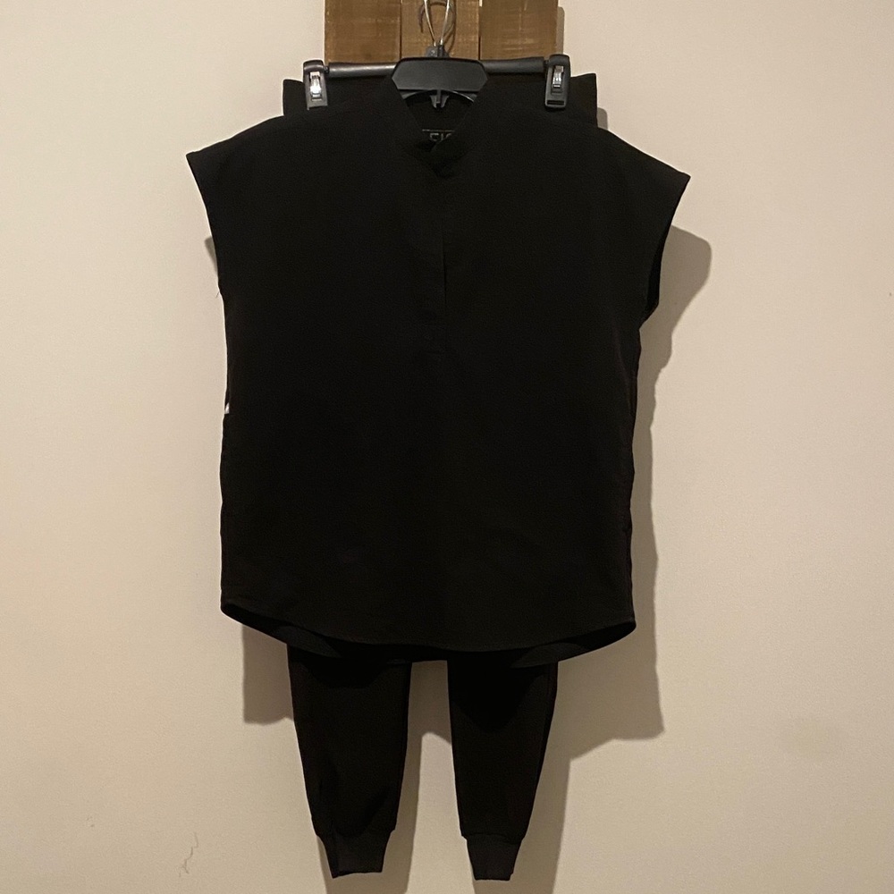 Figs Black Sleeveless Top and Bottom Scrubs Set